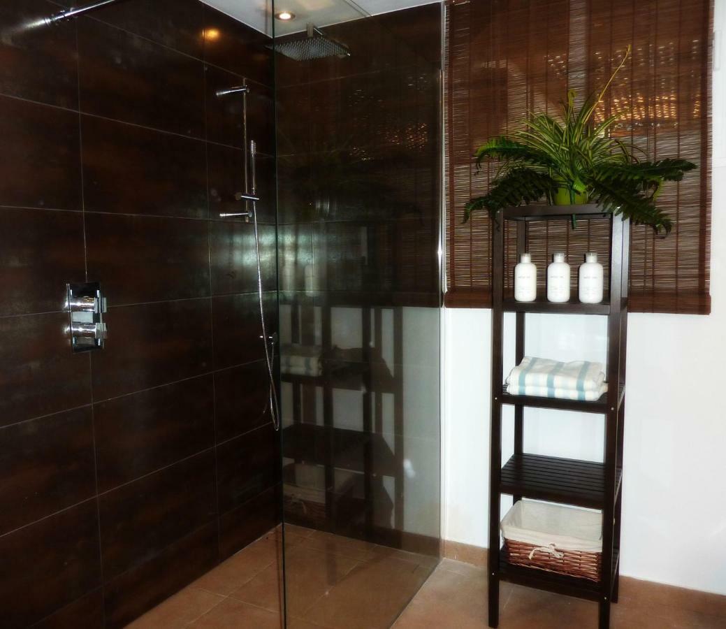 Villa Breeze Boutique Guest Rooms, Marbella Sitio de Calahonda Esterno foto