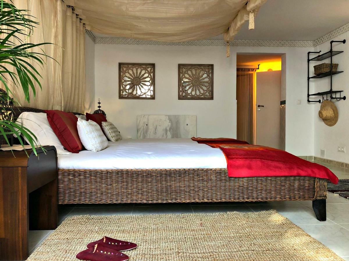 Villa Breeze Boutique Guest Rooms, Marbella Sitio de Calahonda Esterno foto