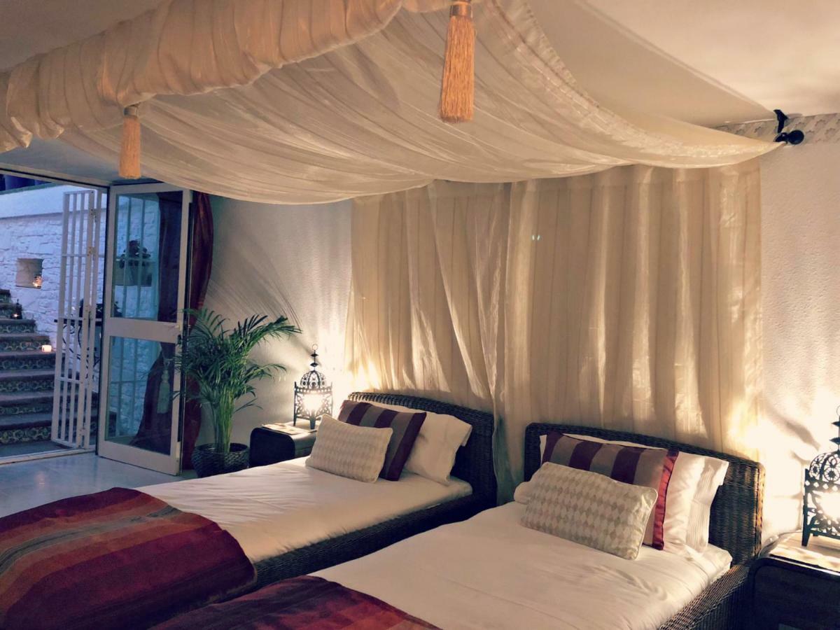 Villa Breeze Boutique Guest Rooms, Marbella Sitio de Calahonda Esterno foto